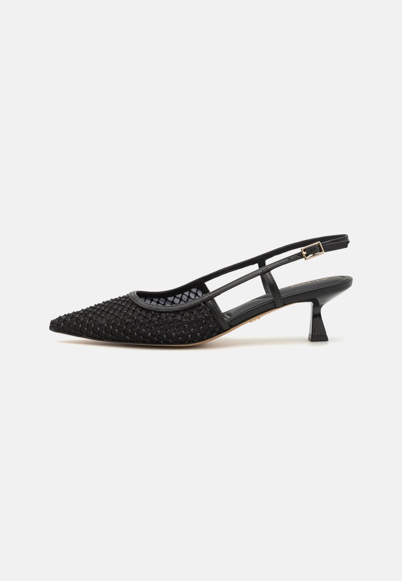 Sorte slingback-hæler med spiss tå, vevd tekstur og geometrisk blokkette; har en justerbar stropp for en sikker passform.