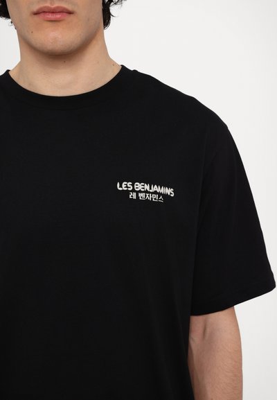 Les Benjamins RELAXED TEE - T-shirts med print - black