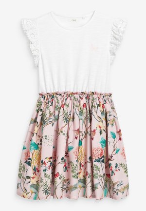 Weißes ärmelloses Kleid mit Spitzensaum an den Schultern und einem gerafften rosa Rock mit detailliertem Blumen- und Vogelmuster.