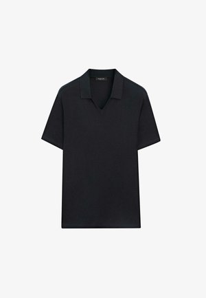 Zwart poloshirt met korte mouwen, voorzien van een kraag en een V-vormige halslijn, afgebeeld op een witte achtergrond.