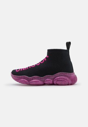High-top trainers - black