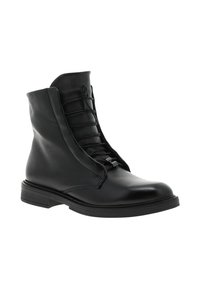 Bottine en cuir noir avec un système de laçage à l'avant, bout arrondi et petit talon. Elle présente une texture lisse et des détails de couture minimaux.