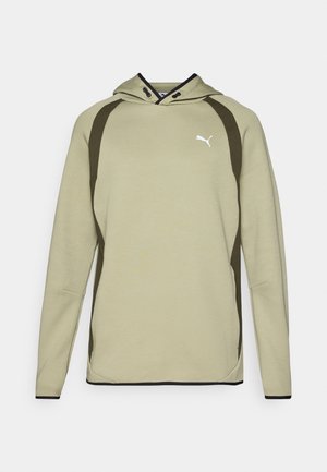 Sweat à capuche vert clair avec une poche kangourou, accents noirs sur les côtés et l'ourlet, et un logo blanc sur la poitrine. Matériau doux et texturé.