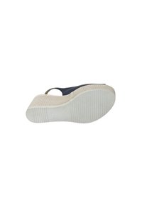 Sandalo con zeppa, con parte superiore blu navy e suola beige. La suola presenta una texture antiscivolo con righe scanalate. Include una cinghia regolabile alla caviglia.