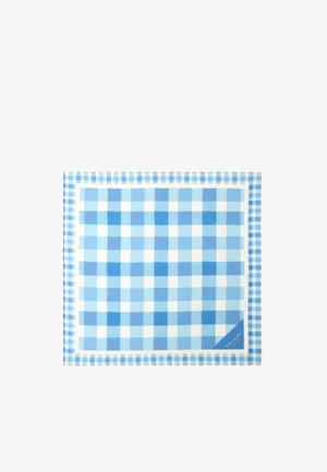 Tovaglia a scacchi blu con quadrati alternati di blu chiaro e blu scuro, bordata da un motivo a gingham, con un piccolo logo nell'angolo.