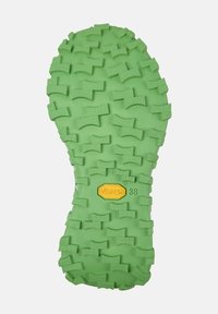 Vibram Außensohle in leuchtendem Grün mit texturierten, gemusterten Oberflächen. Verfügt über ausgeprägte Profilierungen für besseren Halt und ein gelbes Vibram-Logo. Gr�öße 38.