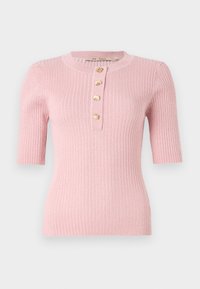 Rosa randig stickad kortärmad topp med rund halsringning och fem gyllene bladformade knappar längs framsidan. Åtsittande silhuett.