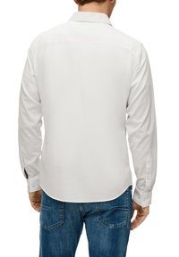 s.Oliver MIT AUFGESETZTER BRUSTTASCHE - Hemd - weiß