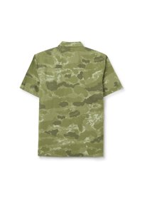 Korte mouwen, gekraagde shirt in groen camouflagepatroon. Gemaakt van lichtgewicht stof met een gladde textuur. De achterkant heeft een centrale naad.