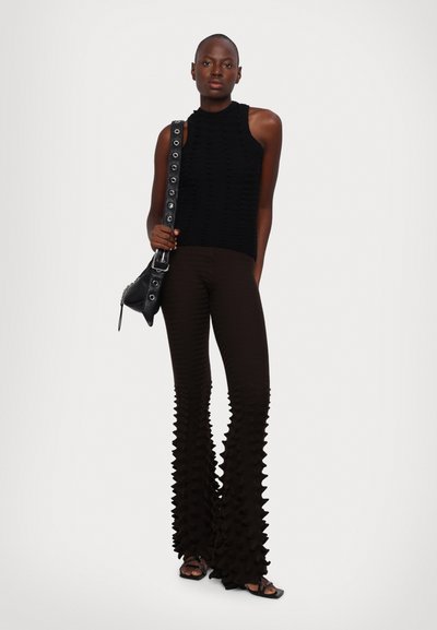 Chet Lo MAXI SPIKE GRADIENT TROUSERS - Kelnės - brown