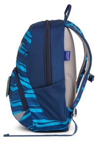 Blau gemusterter Rucksack mit Seitentasche, glattem Stoff, strukturiertem Design und gepolstertem Rücken für Komfort. Verfügt über einen Reißverschluss und verstellbare Träger.