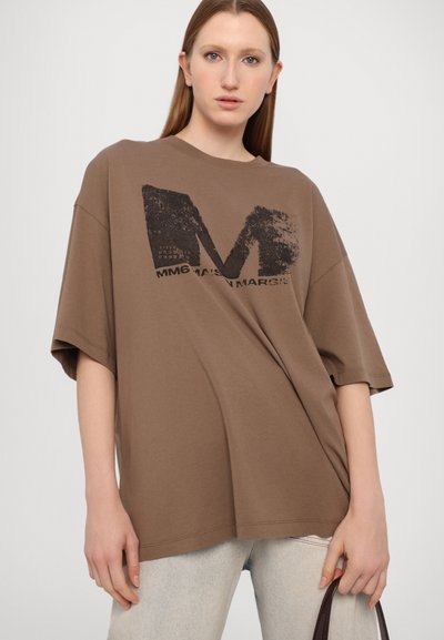 MM6 Maison Margiela T-shirts med print - light brown