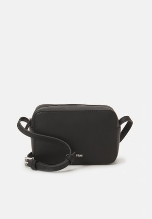 MUST CAMERA BAG - Taška s příčným popruhem - black