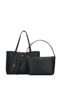 Set de posete din piele neagră texturată, care include o geantă mare tip tote cu două mânere și o geantă mai mică pentru umăr cu un singur curea, ambele având accente cu logo.