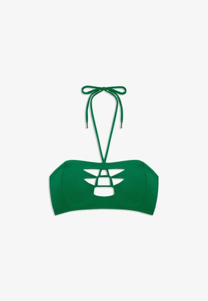Haut de bikini vert avec un lien noué autour du cou et plusieurs découpes géométriques sur le centre avant, conçu pour les maillots de bain.