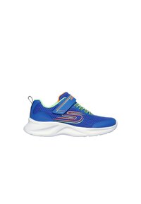 Scarpa sportiva blu con tomaia in rete, suola bianca, dettagli verde neon e una striscia con velcro. Presenta un logo e motivi colorati sui lati.