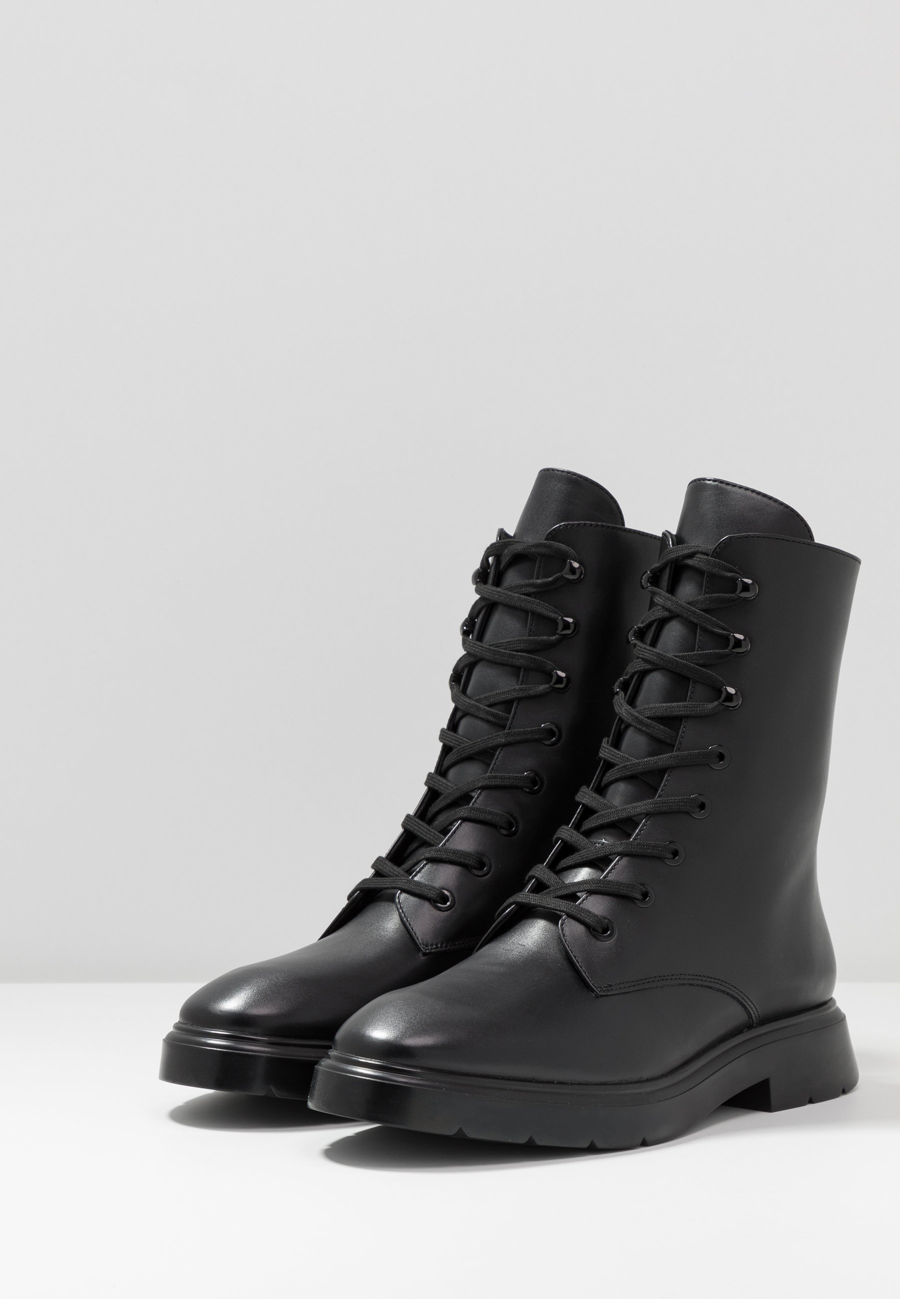 Stuart Weitzman MACKENZIE Snörstövletter black Zalando.se Black Boots | Stuart Weitzman | Stövlar | Miinto.se