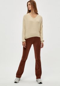 Desires DEBRITT FLARED LEGGINGS - Hlače - glazed gin