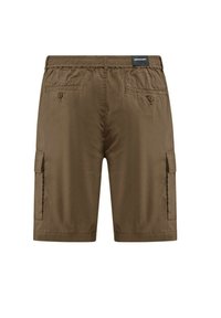 Pantaloni cargo marroni realizzati in tessuto leggero, dotati di tasche laterali, tasche posteriori con bottoni e una vita elasticizzata per garantire comodità.
