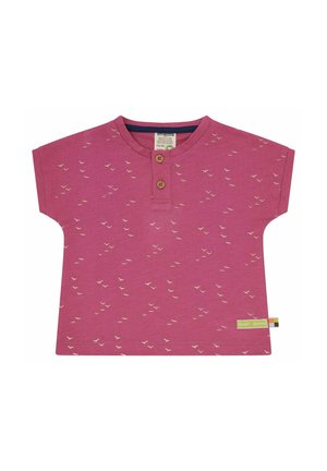 Rosa Kurzarmshirt mit rundem Hals, das kleine weiße Vogelmuster und zwei Holzknöpfe am Kragen hat. Etikett an der Seite.