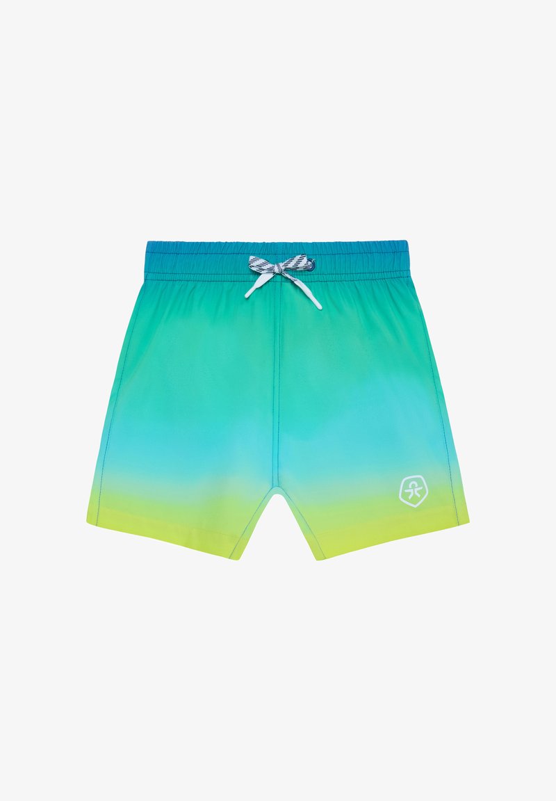 Shorts de bain dégradés aux couleurs passant du bleu au vert puis au jaune, avec une ceinture élastique, un cordon blanc et un petit logo blanc sur la jambe gauche.