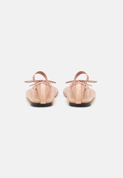 Proenza Schouler GLOVE MARY JANE FLATS - Sabrinas com tira no tornozelo - nude