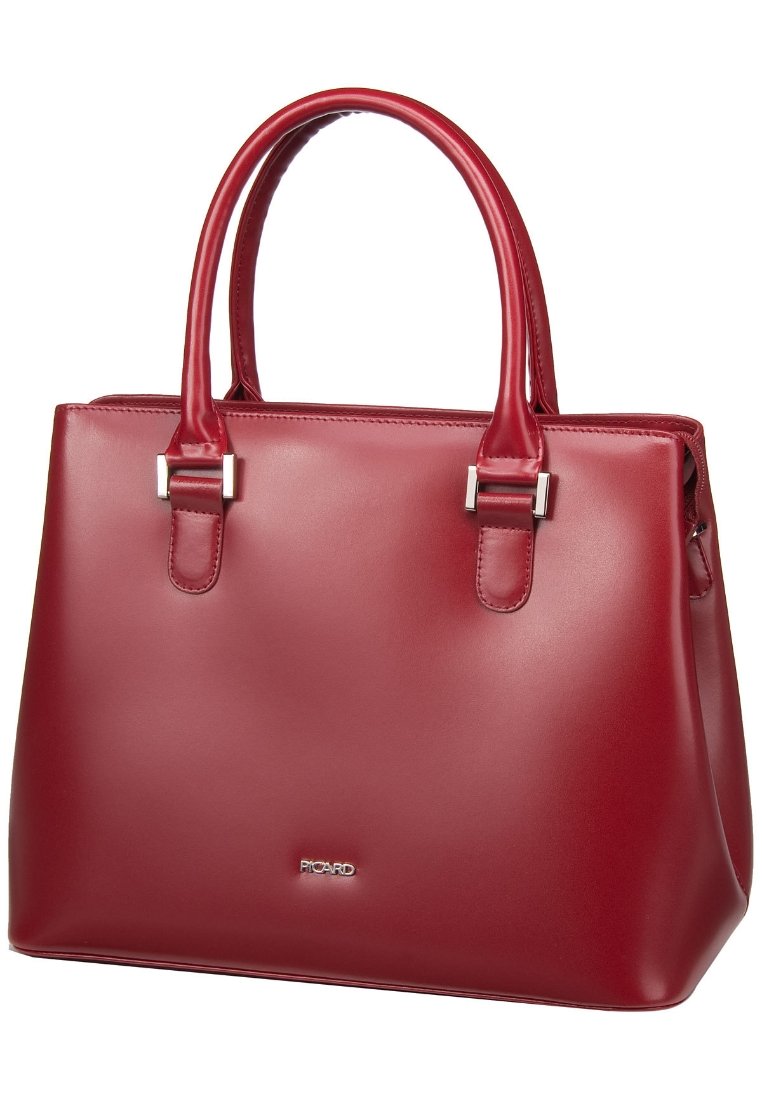 Rode leren handtas met een gladde textuur, gestructureerde vorm, twee handvatten en zilverkleurige accenten. Logo zichtbaar aan de voorkant.