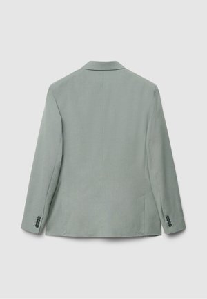 Blazer verde chiaro con colletto a risvolto, spacco singolo e maniche lunghe. Presenta quattro bottoni decorativi sui polsini. Tessuto dalla texture liscia.