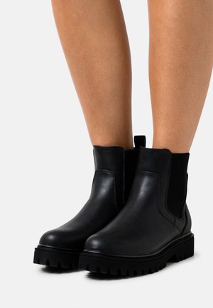 WINTER BOOTIES - Klasiski puszābaki - black