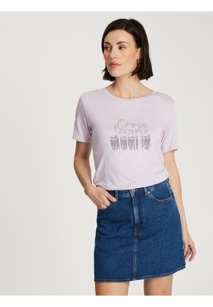 - T-shirt z nadrukiem