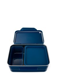 Blauw lunchtrommel met twee compartimenten en een verwijderbare divider. Glad plastic materiaal met een veilige sluitdeksel en ergonomische handgrepen.
