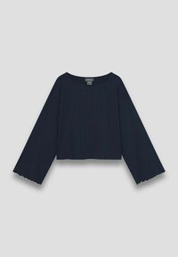 Marineblauwe geribbelde cropped top met lange klokmouwen en een ronde halslijn. De textuur is zacht en gedetailleerd met een subtiel patroon.