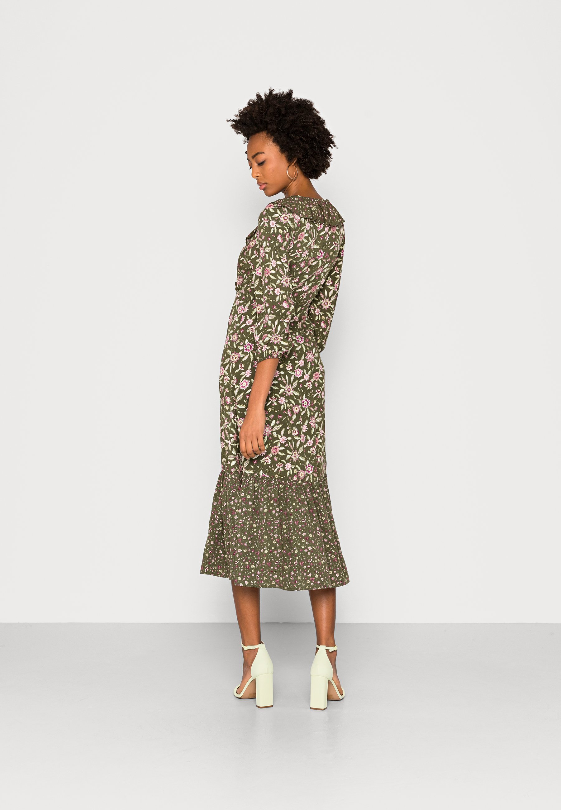 Springfield VESTIDO MIDI VOLANTES - Day dress - dark khaki/khaki -  Zalando.co.uk