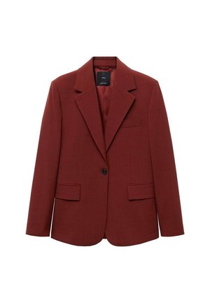 Červený strukturovaný blazer, jednopřezková kůže, klopové límce, dvě přední kapsy, texturovaná tkanina a detail kapsy na hrudi.