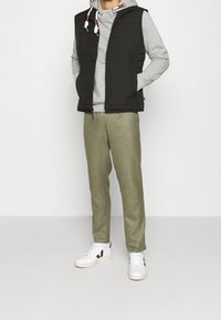 GAP Weste - black