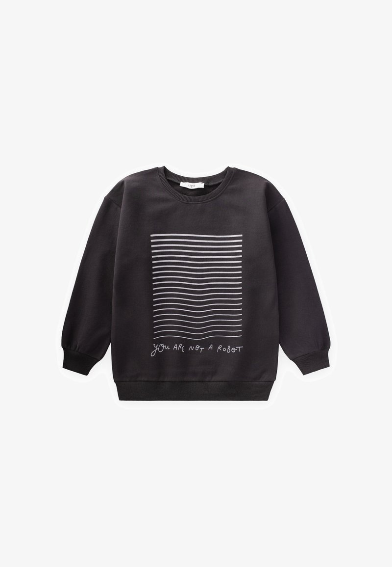 Sudadera negra de manga larga, con cuello redondo, que presenta rayas horizontales blancas y el texto "NO ERES UN ROBOT" en estilo de escritura a mano.