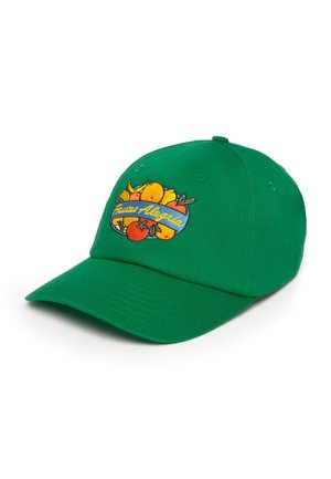 Casquette de baseball verte avec motif de fruits brodé coloré et texte "Frutas Alegría" sur le panneau avant.