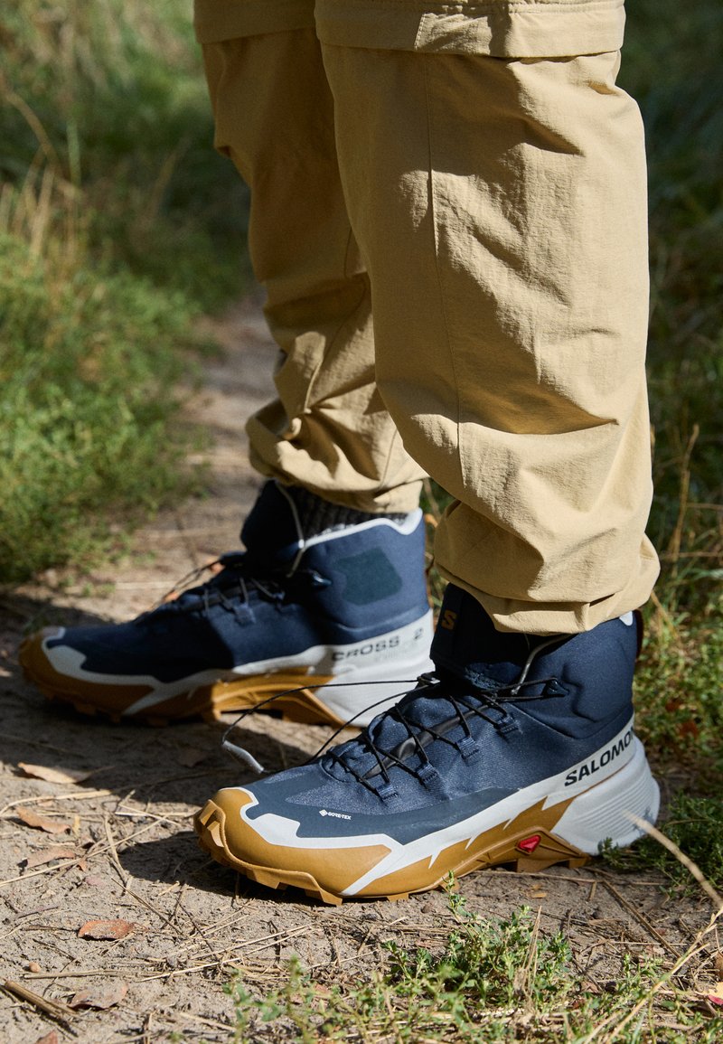 Salomon CROSS HIKE MID GORE TEX 2 - Turistiniai batai - carbon 