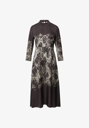 Langärmliges Kleid in Braun mit einem Schlangenprint-Design in Creme, featuring einem hohen Ausschnitt und einem ausladenden Saum. Glattes, strukturiertes Material.