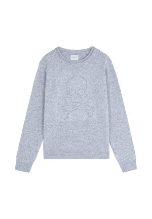 Sudadera gris de manga larga, con cuello redondo y un diseño texturizado de calavera y huesos cruzados. Confeccionada en una suave tela de punto.