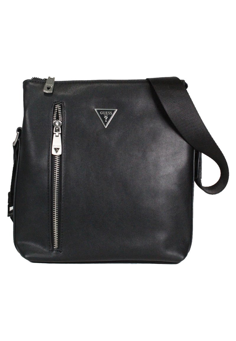 Borsa a tracolla in pelle nera con tasca frontale con zip, hardware argentato e tracolla regolabile. Presenta un logo triangolare brandizzato.