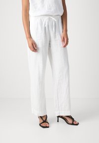 Marc O'Polo PANTS JOGGER STYLE STRAIGHT LEG MEDIUM WAIST DRAWSTRING - Calças - white