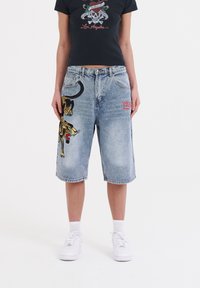 Ed Hardy PANTHER CRAWL  - Shorts di jeans - bleach