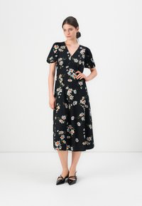 Musthave mustrilike mustakkeal koos ivalikroheliste sijarise anisatoemsid neiskoiskas, milgon dartis that they be nahkat seinaktsi , ainmatu mustriotiek rohemustk auremliaúa!
