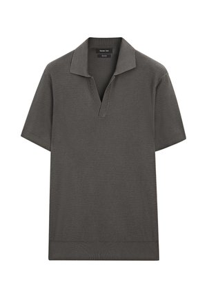 Kortärmad polo t-shirt i mörkgrått, med ett strukturerat stickat tyg, v-ringad krage och ribbade muddar och fåll. Ingen synlig logotyp.