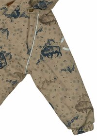 Bruine sneeuwoverall met patroon, voorzien van blauwe en bruine dierenprints, elastische manchetten en een duurzaam, gestructureerd stof. Ideaal voor winterse omstandigheden.