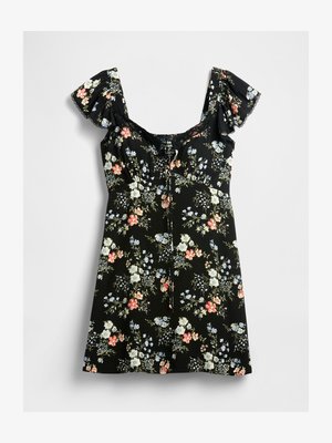 Crna kratka haljina s napučenim rukavima, čipkastim rubom oko vrata i višebojnim cvjetnim uzorkom u ružičastoj, bijeloj, plavoj i zelenoj boji.