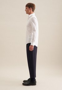 Seidensticker SHAPED - Camicia elegante - weiß
