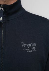 Petrol Industries Felpa con zip - sky captain