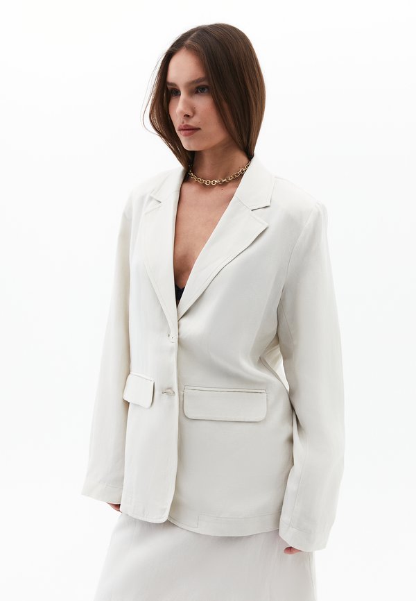 MIT FORM - Blazer - natural